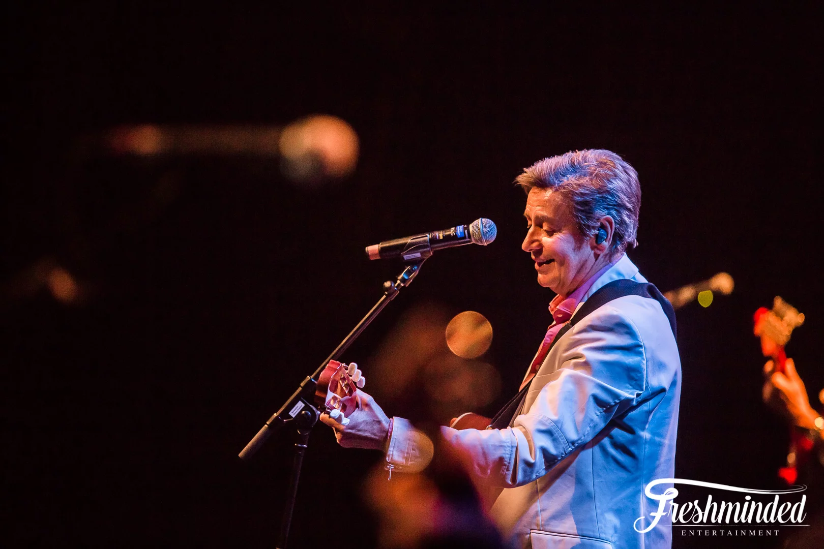 Willy Somers op zijn gitaar